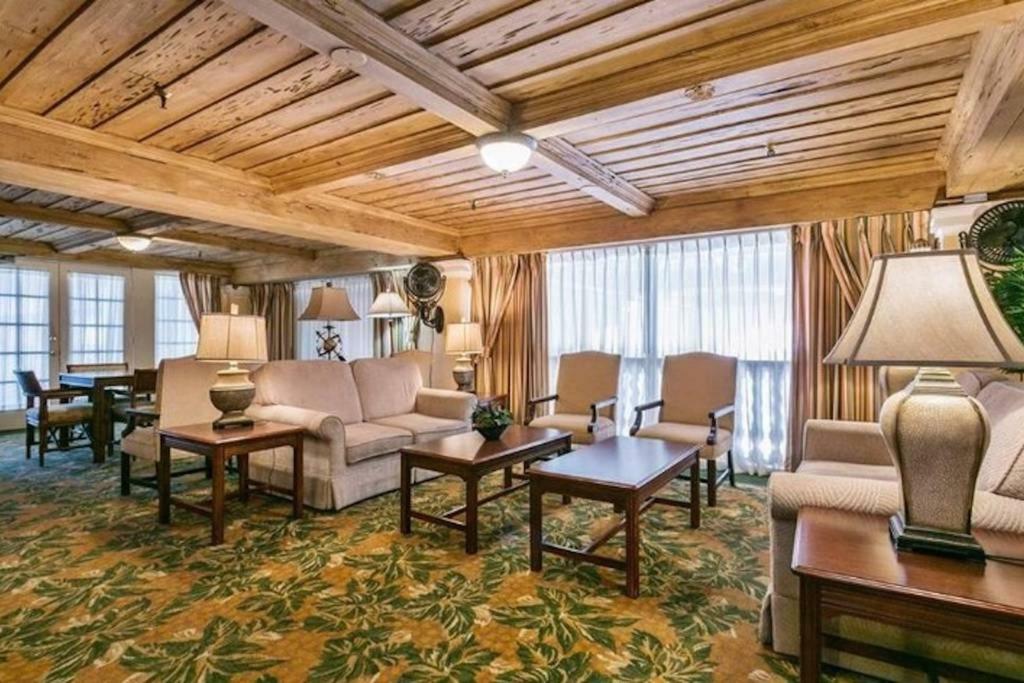 Hemingway Suites At Palm Beach Hotel Island Exterior photo