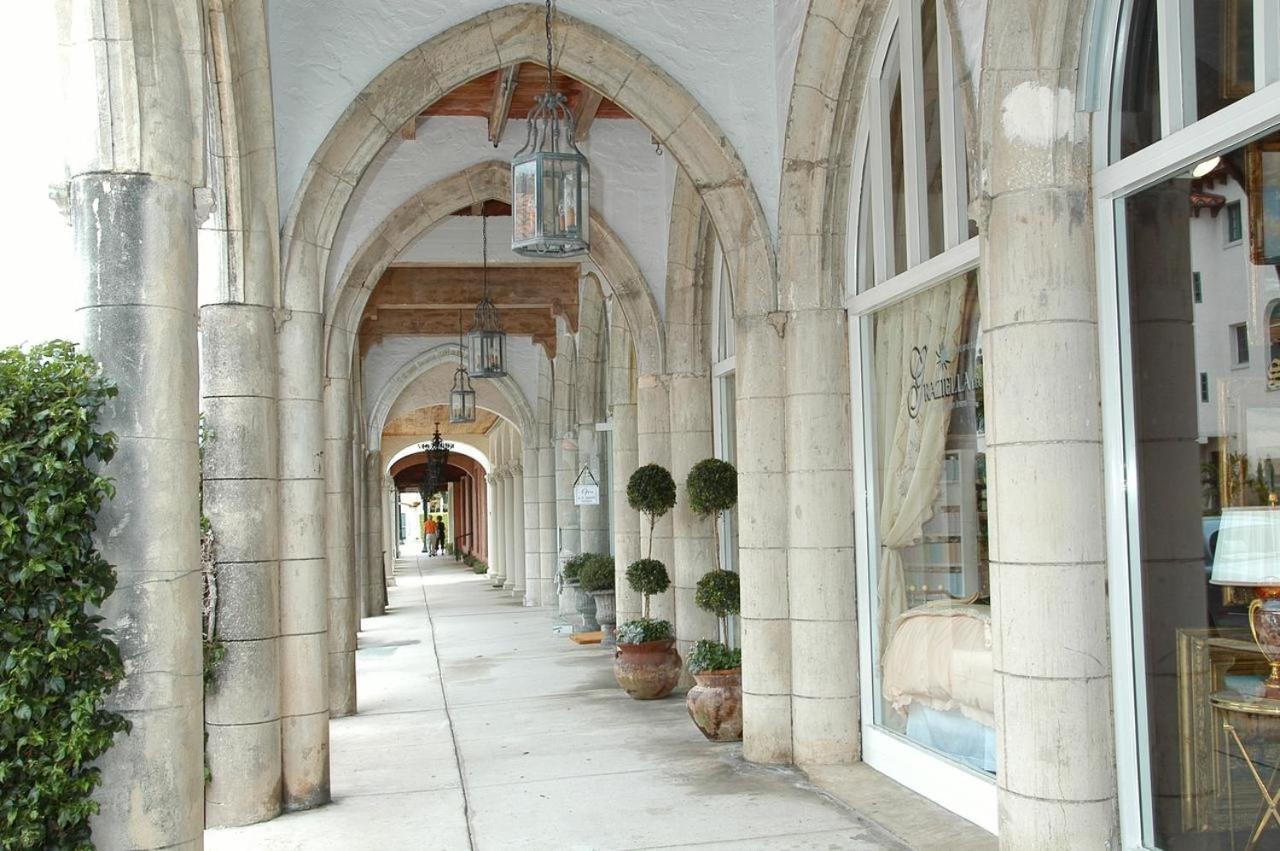 Hemingway Suites At Palm Beach Hotel Island Exterior photo