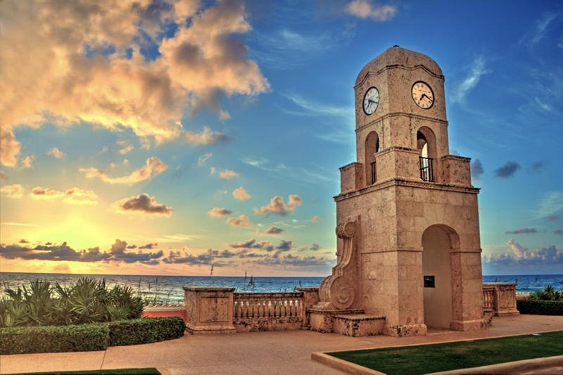 Hemingway Suites At Palm Beach Hotel Island Exterior photo